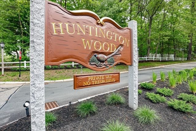Huntington Woods city signs